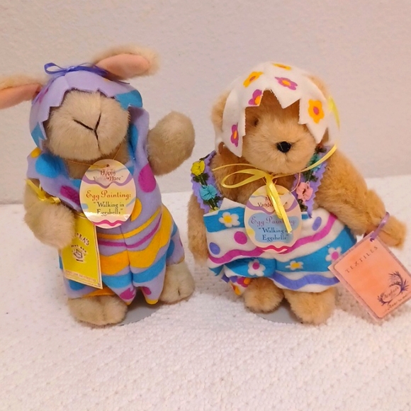 Hoppy Vanderhare Egg Painting "Walking In Egg Shells " (2) - Picture 1 of 11